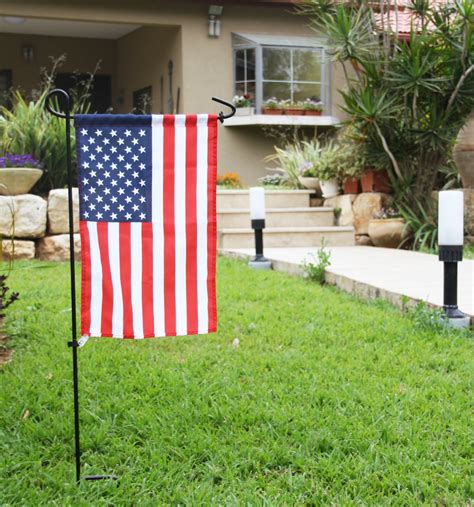 sturdy house mounted american flag